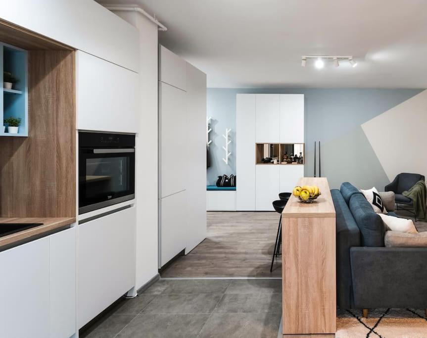 Apartment Vivalia V6, Free Private Parking Тимишоара Экстерьер фото